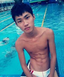 Nudistswimmer