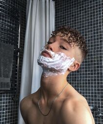 NeonTwinks
