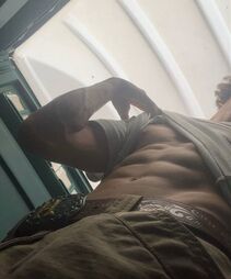 muscleloverboy677