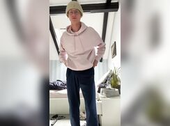 Glasses Geek Strips & Plays With Ass Porn Gay Cam