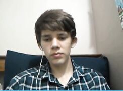 Cutie unloads for buddy on Skype boys porn