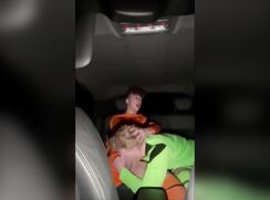 Two Soccer Boys à cru dans le porno gay porn