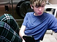 House boys cam porn xxx solo jerks off on cam