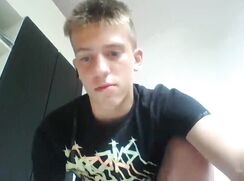 Black shirt boy wanking gay porn cam