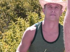 Deux mecs  baisent  sans préservatif un copain