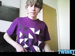 Blond smoothly wanking