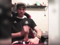 jerking off after gaming