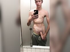 Skinny twink big dick - Videos - Kizzteen