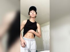 1 HORNY BITCH BOYS GAY PORN