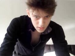 Hung twink black shirt jerks