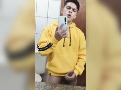 Big Yellow Dick Stroke