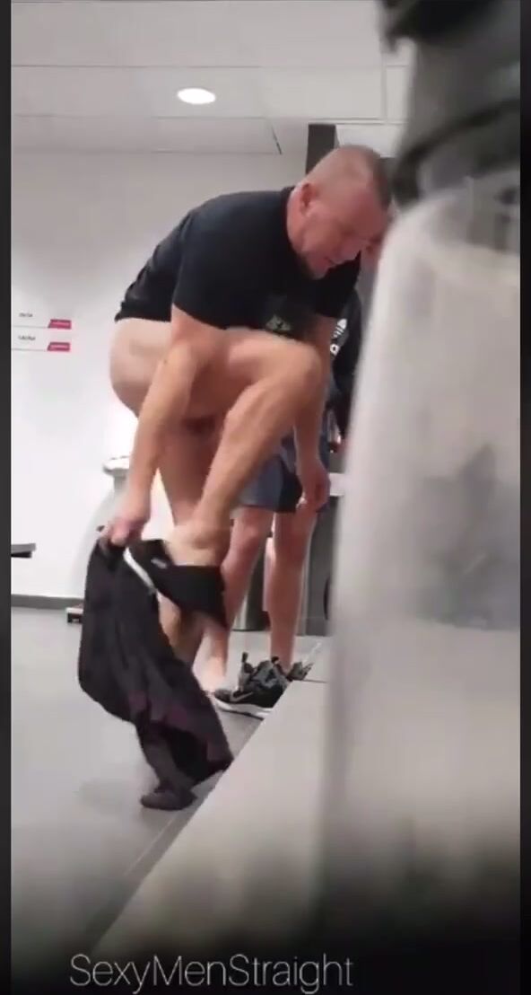 Caught he watching dad while changing in locker | GayBoysTube