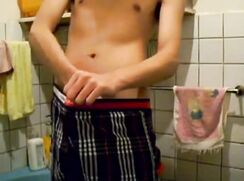 Asian Wanks in the Bathroom Gay Porn Tube