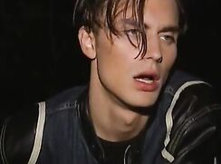 Horny dude sucking cock in the dark gay boys porn