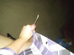 [016] Str8 22yo college jock jerks in my garage shoots a huge load of cum ropes