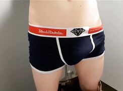 [085] Rasmus student masturbates in the university bathroom during the break!!