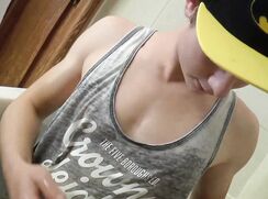 Ass shaving and cumming in the bathroom boys porn