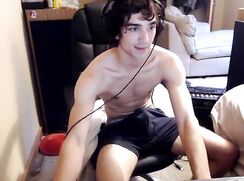 Hot Twink Camming Boys Porn jerks off on cam
