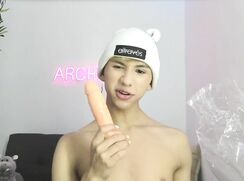 Archie on cam plays till he cums boys porn