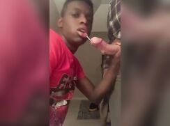 Black Twink Gives Deepthroat To White 'Daddy' porn