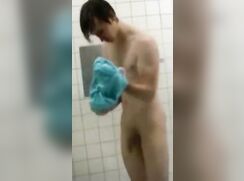 Twink With Big Soft Shaved Cock Caught By Shower Spy porn
