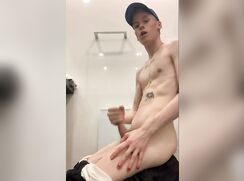 Aphextwink  Black Cap Cum