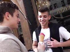 Twunk's tight hole gay porn