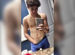 GT Hottie Puts on Show Cam Boys Porn