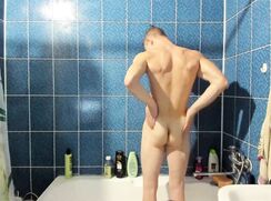 Fresh off, SHOWER HOTTIE