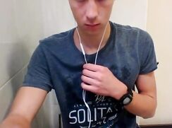 Solitary twink wanks