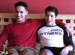 Newbies twinks but very good bareback