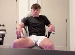 Nice twink wanks and cums