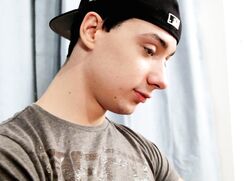 amature boy jerks gorgeous tool