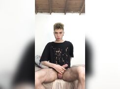 [ABX][027] - Beautiful twink with hairy legs jerking in his room