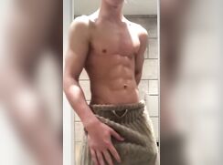 Towel Drop and Wank Twink Cam Porn