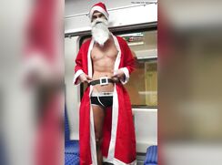 German santa jerking off on Hamburg subway