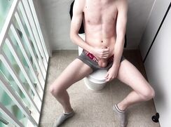 [ABX][162] - Hot guy wanking with a perfect abs cumshot