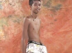 PRETTY THAI BOY LARKY TWINK PORN