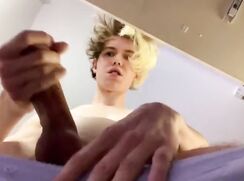 Cumming On My Phone Yeaahhh Solo Jerking Boys Porn