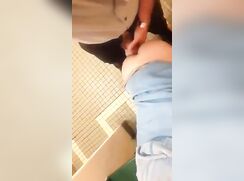 Mi profesor me coge para poder aprobar las materias