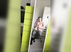 [OF][02] Young Conor wanking and cumshots