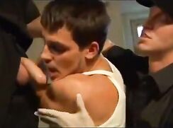 ♥ Salope qui se fait doublement baiser ♥