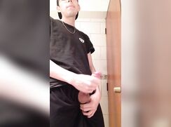 Sexy nerd cummer!
