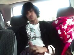 MOM'S CAR AFTER SCHOOL BOYS PORN