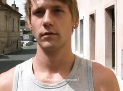 Beautiful Fitness-Guy with a big cock swallows outdoor - Gay Porn