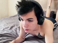 Let's Cam A Gamer Boy's Creampie