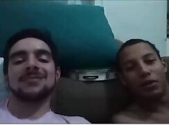 ♥ Amis se branlent à la maison ♥