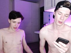 Top is hottt! WEB BOYS