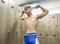 Cute Twink BodyBuilder Flex gym