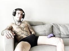 [ABX][1][963] - Hot tattooed gamer bf gets horny during game